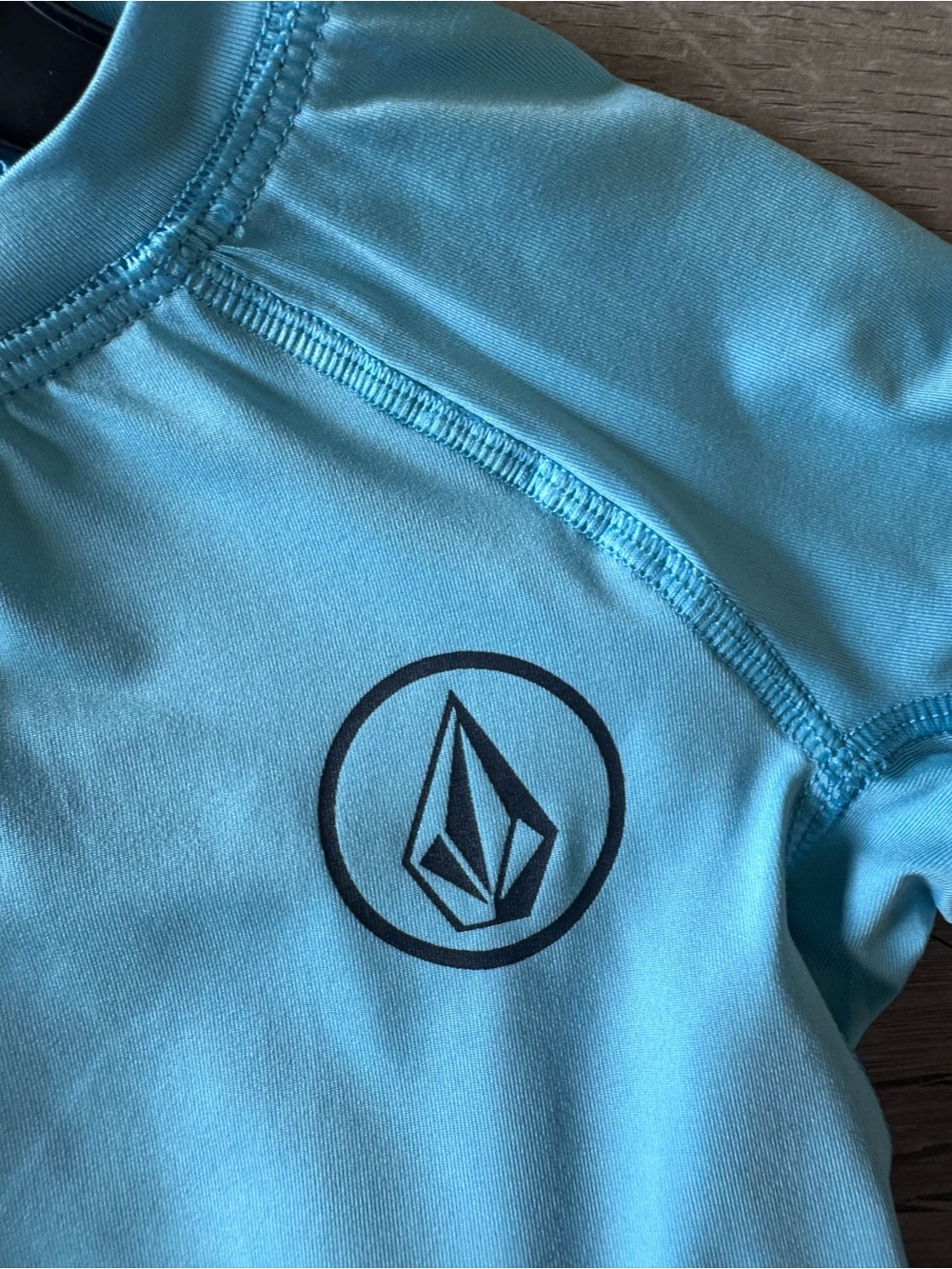 Volcom | 24mo Rash Guard Set - Picture 4 of 7